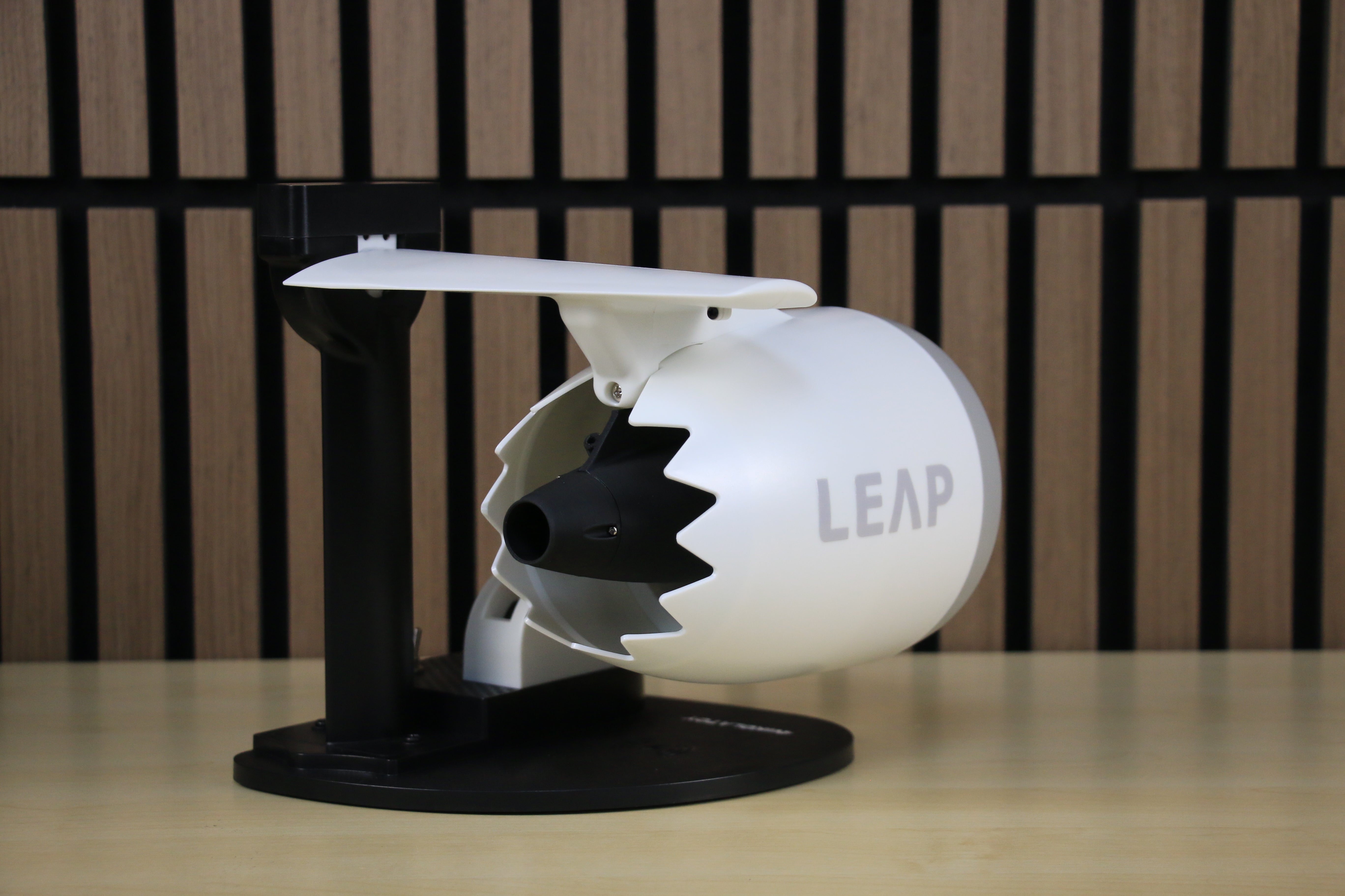 Nikola Toy 3-in-1 Desktop JetFan & Wireless Charger